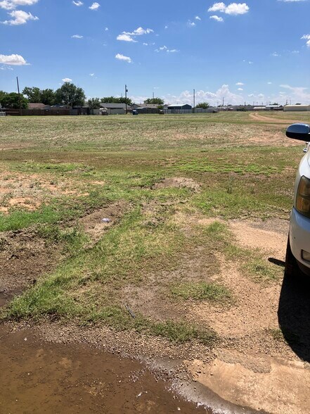 More Photos Of 1100-1200 W 31st St, Plainview Land For Sale