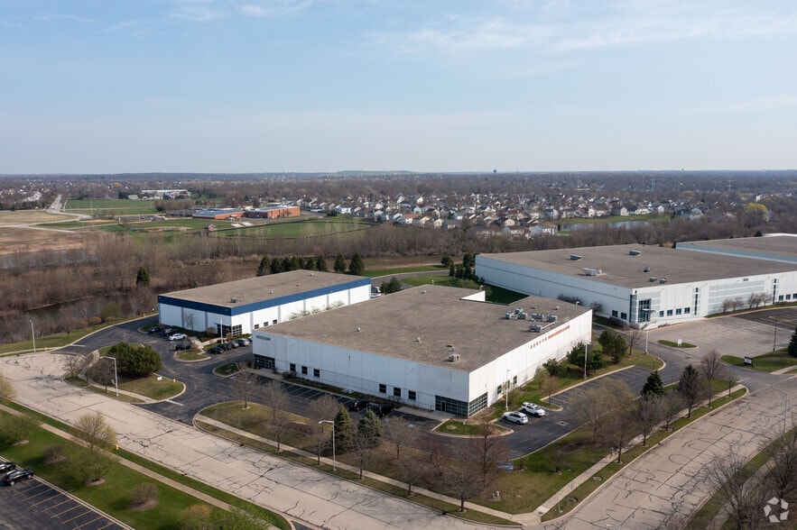 More Photos Of 4 Northpoint Ct, Bolingbrook Warehouse For Lease