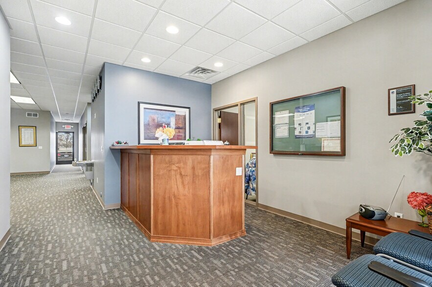 More Photos Of 5360 Hampton Pl, Saginaw Office For Sale