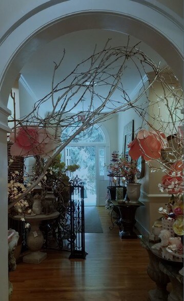 More Photos Of 5309 S Seminole Trl, Madison Storefront For Sale