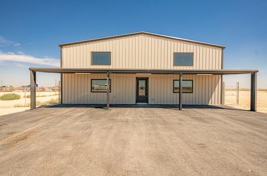 More Photos Of 14050 W Silver Fox Trl, Odessa Warehouse For Lease