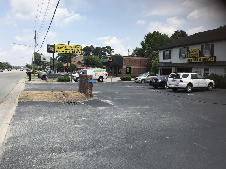 Primary Photo Of 512 N Berkeley Blvd, Goldsboro Auto Repair For Lease