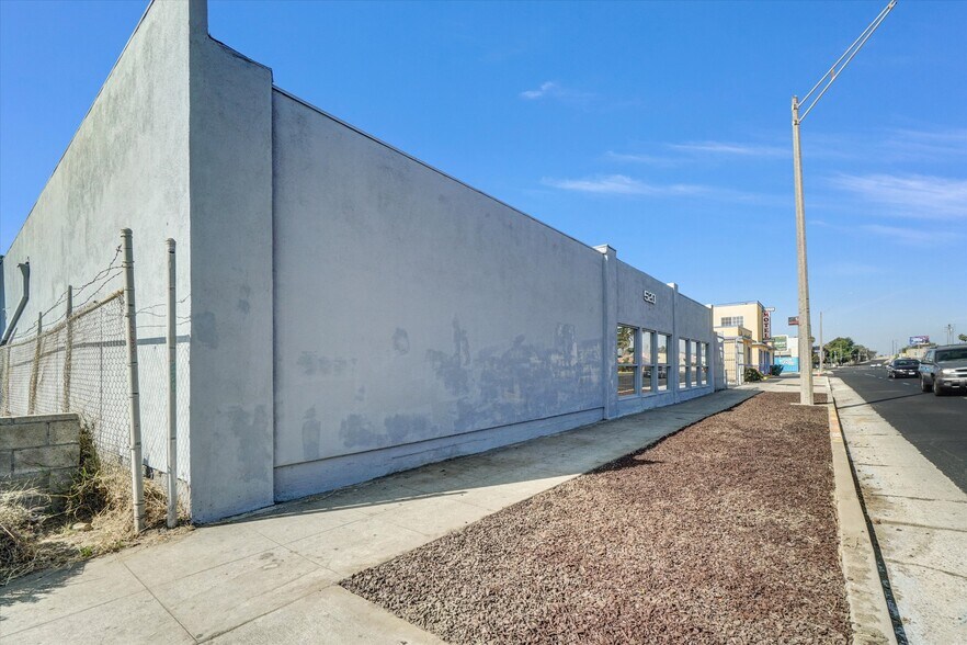 More Photos Of 520 W Pacific Coast Hwy, Long Beach Flex For Sale