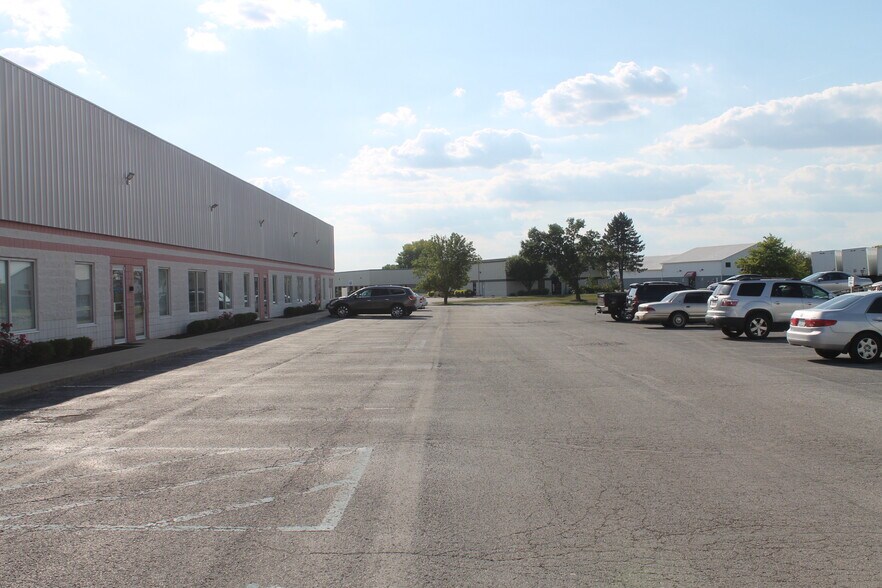 More Photos Of 5333 Commerce Square Dr, Indianapolis Light Manufacturing For Lease