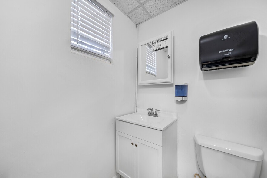 More Photos Of 3401 SW 8th St, Miami Unknown For Lease