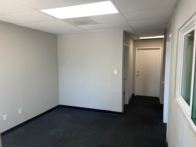 More Photos Of 1231-1241 E Warner Ave, Santa Ana Distribution For Lease