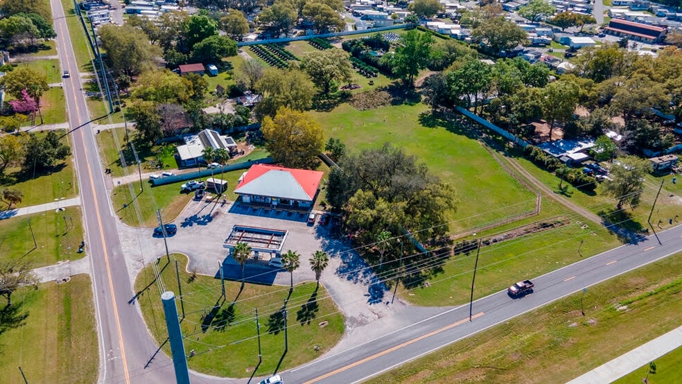 More Photos Of 7950 Wire Rd, Zephyrhills Service Station For Sale