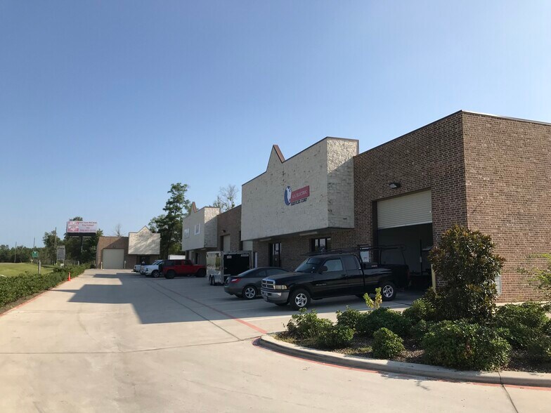 More Photos Of 3511 N Loop 336 E, Conroe Warehouse For Lease