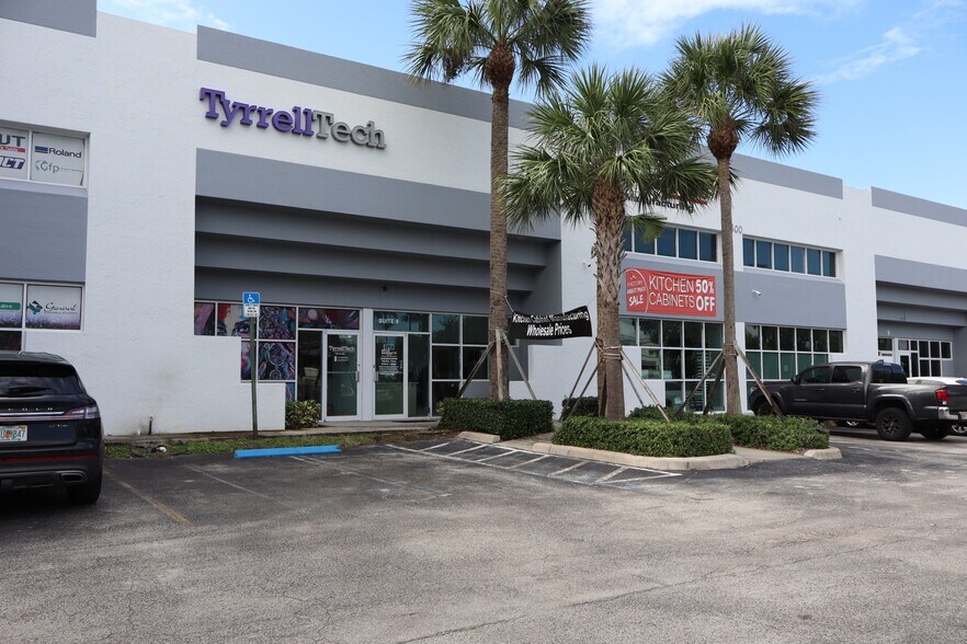 More Photos Of 2400 W Copans Rd, Pompano Beach Showroom For Lease