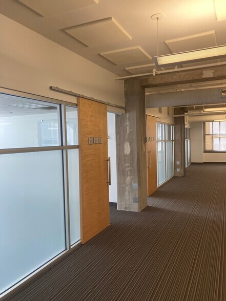 More Photos Of 16-24 N Meridian St, Indianapolis Office For Lease