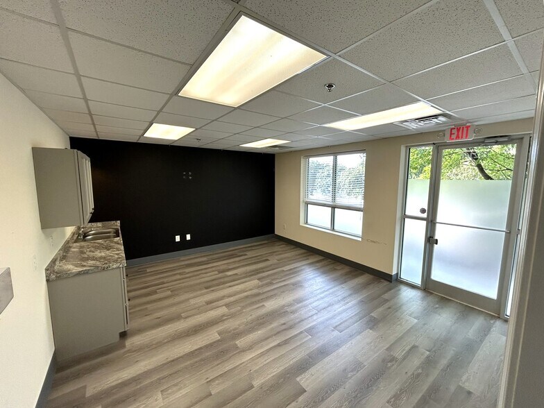 More Photos Of 1821 Wren Tpke, Gastonia Light Distribution For Lease