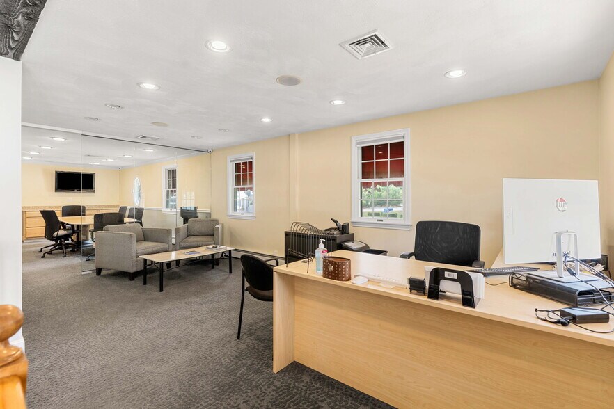 More Photos Of 1764 Main St, Tewksbury Office For Lease