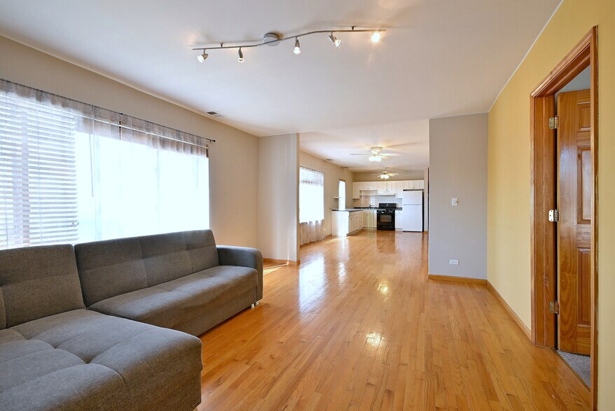 More Photos Of 6744-6756 W Belmont Ave, Chicago Storefront Retail Residential For Sale