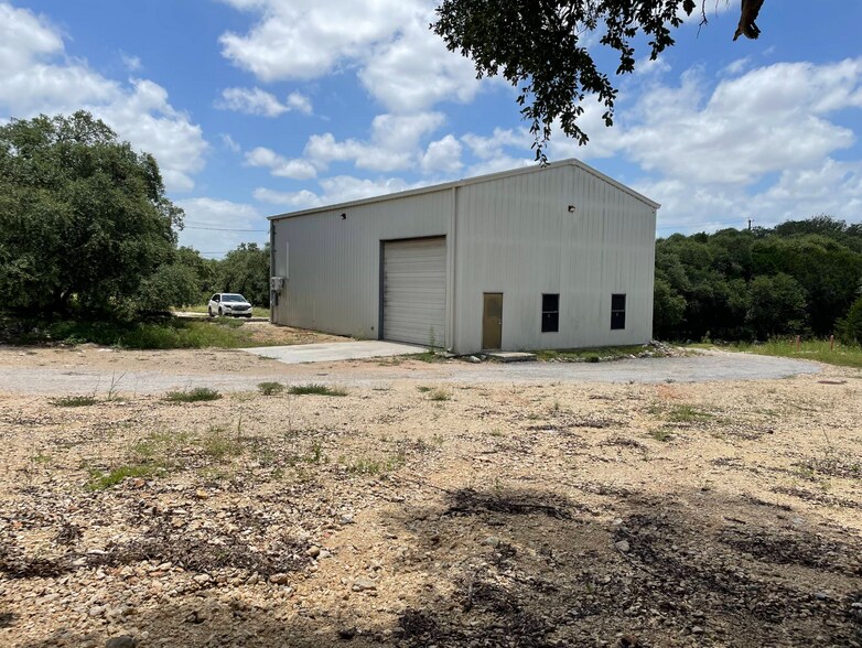 More Photos Of 4365 E Evans Rd, San Antonio Flex For Lease