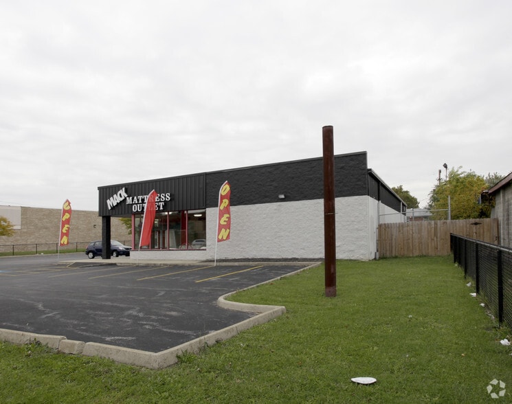 More Photos Of 3080 Cleveland Ave, Columbus Freestanding For Sale