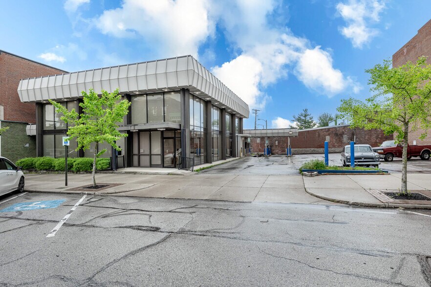 More Photos Of 125 W Spring St, Saint Marys Bank For Sale