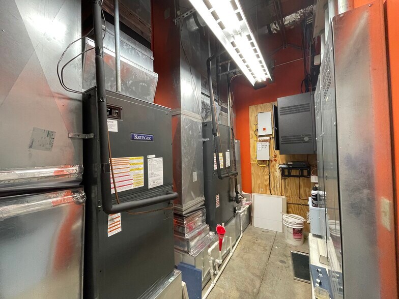 More Photos Of 3555 N Glenstone Ave, Springfield Bank For Sale