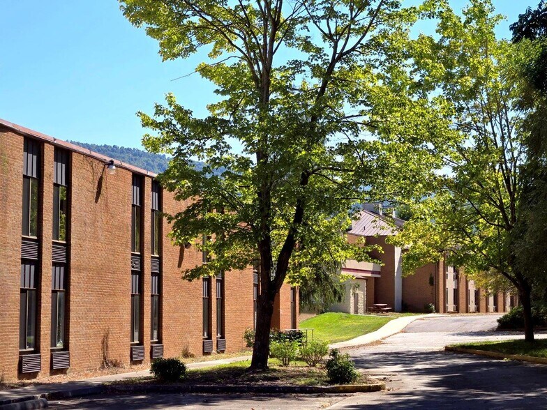 More Photos Of 203 Interstate Dr, Covington Healthcare For Sale