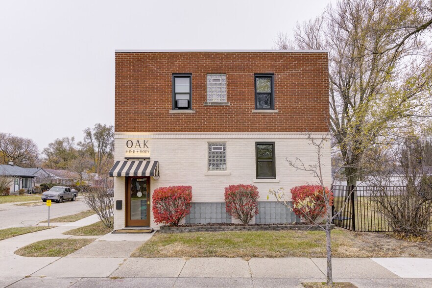 More Photos Of 8750 W 9 Mile Rd, Oak Park Office Residential For Lease