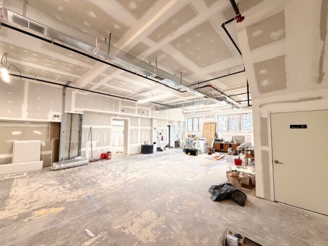 More Photos Of 2501 N Market St, Wilmington Storefront Retail Residential For Sale