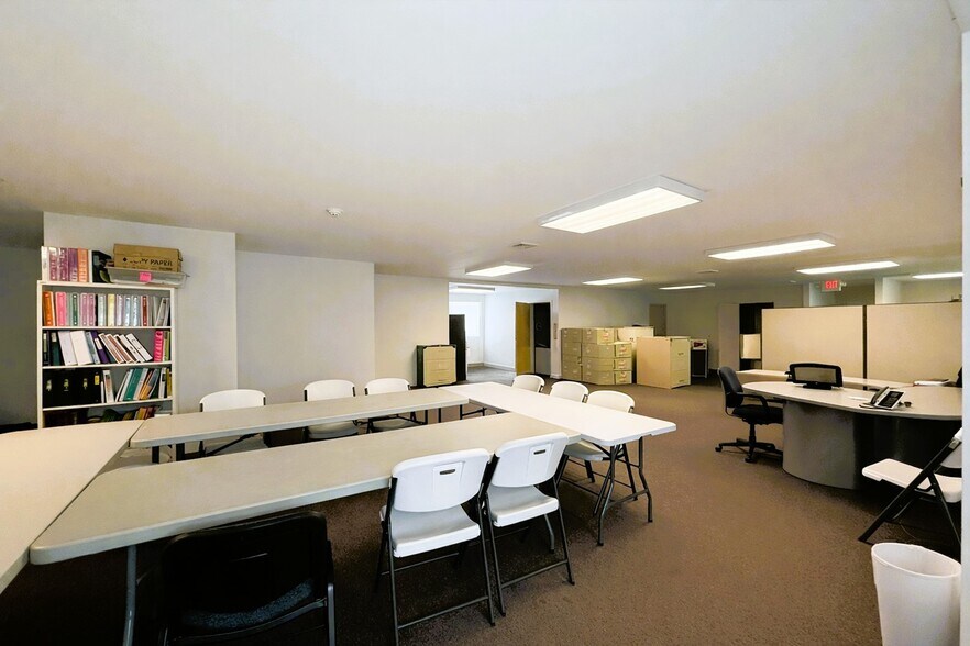 More Photos Of 111 Hamilton St, Mexico Office For Sale
