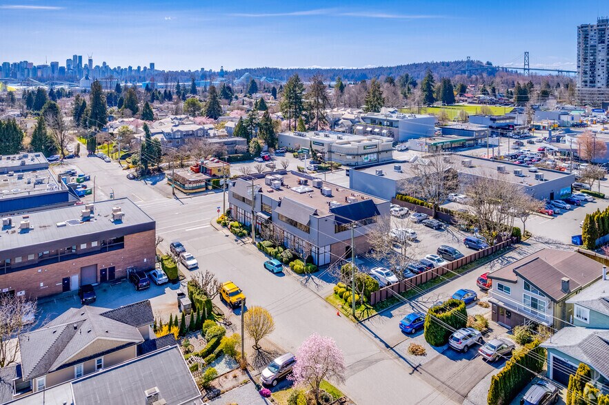 More Photos Of 1500 Marine Dr, North Vancouver Office For Lease