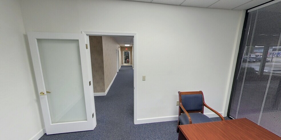 More Photos Of 5610 Fort Caroline Rd, Jacksonville Office For Sale