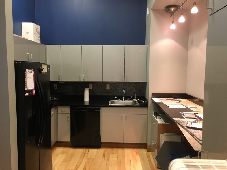 More Photos Of 327 N Riverfront Dr, Mankato Storefront Retail Residential For Lease