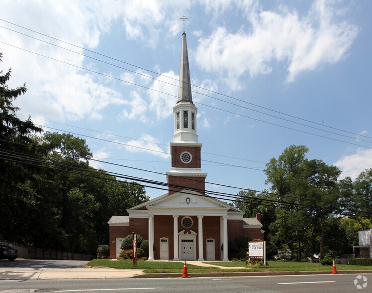 More Photos Of 5144 Massachusetts Ave, Bethesda Religious Facility For Sale