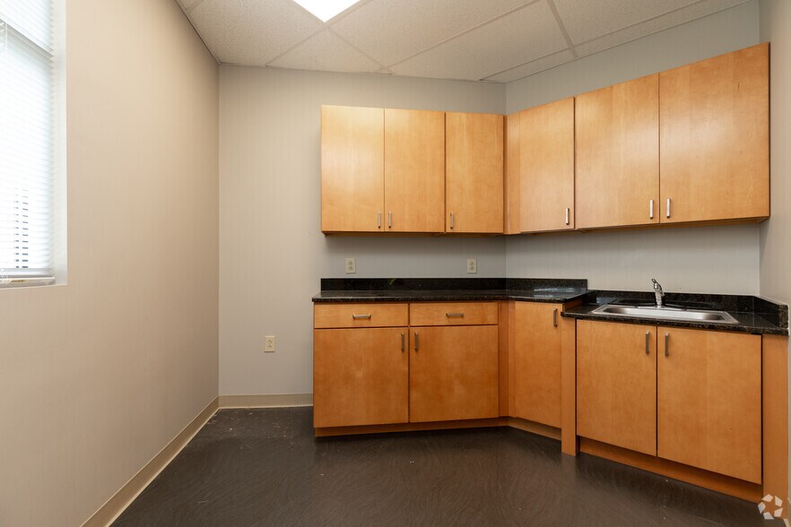 More Photos Of 50101 Governors Dr, Chapel Hill Office For Lease