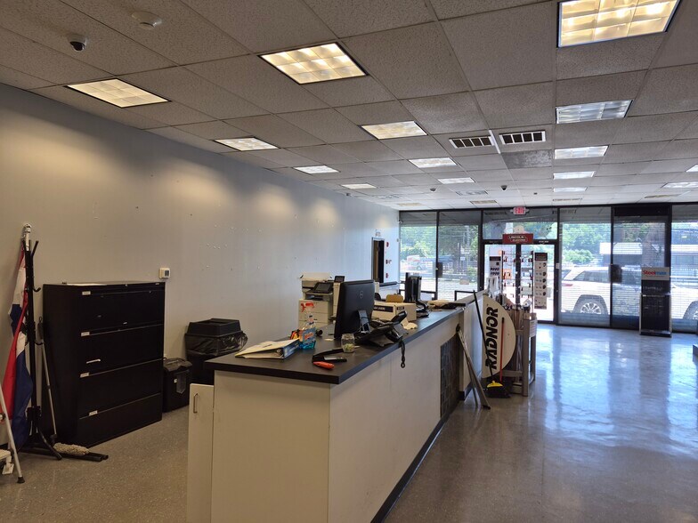 More Photos Of 87 Broadway, Saugus Freestanding For Lease