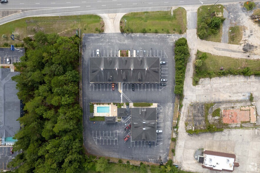 More Photos Of 205 N Highway 301, Jesup Hotel For Sale