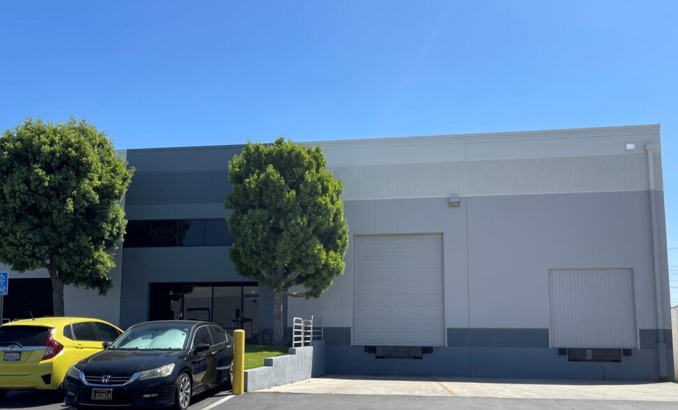 More Photos Of 12020 Woodruff Ave, Downey Warehouse For Lease