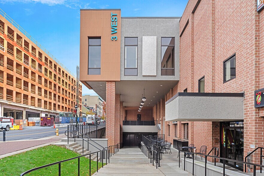 More Photos Of 3 W Broad St, Bethlehem Office Residential For Lease