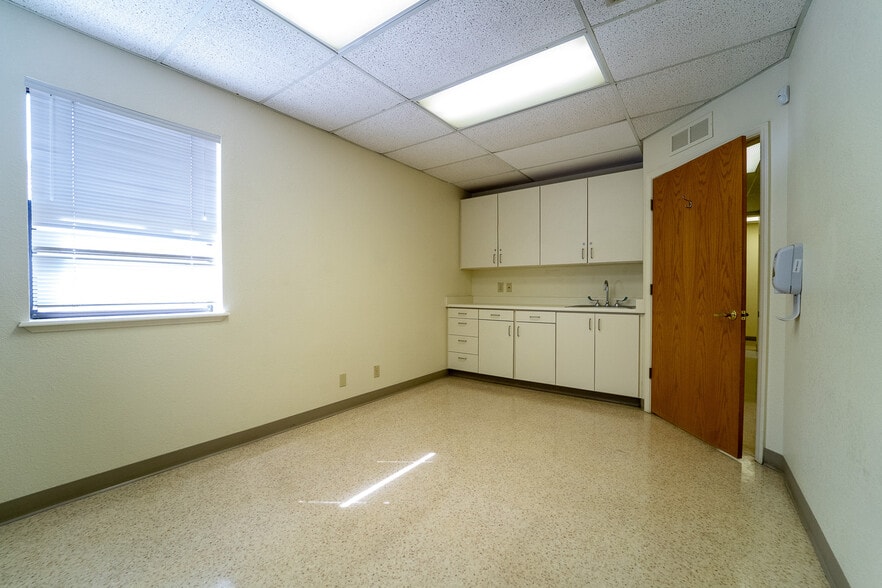More Photos Of 1215 Plumas St, Yuba City Medical For Lease