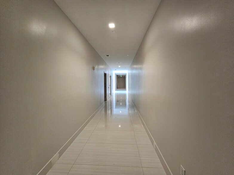 More Photos Of 1000-1100 E Hallandale Beach Blvd, Hallandale Beach Office For Lease