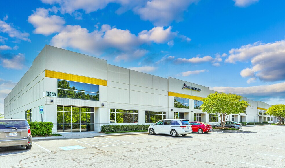 More Photos Of 3845 Shopton Rd, Charlotte Light Distribution For Lease