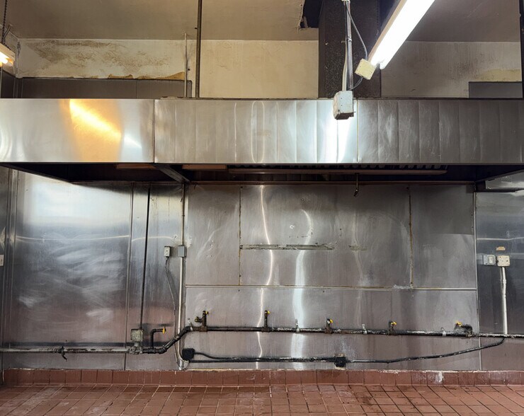 Primary Photo Of 3621 S Western Ave, Los Angeles Restaurant For Lease