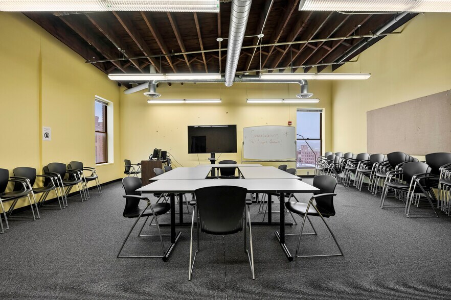 More Photos Of 60 S Pearl St, Albany Office For Sale