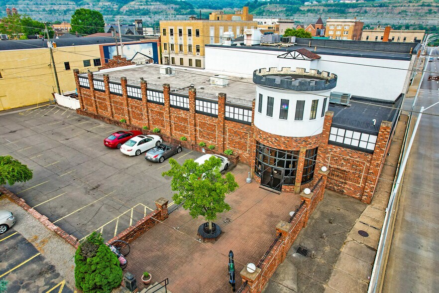 More Photos Of 501 Washington St, Steubenville Restaurant For Sale