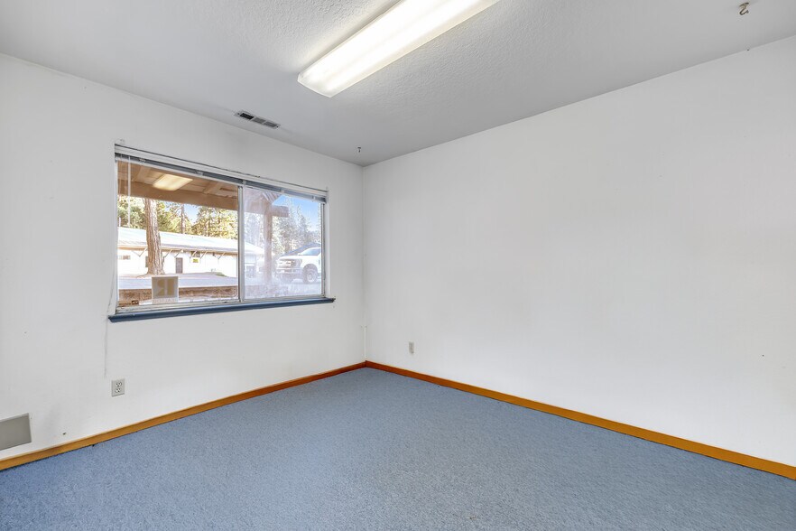 More Photos Of 24274 CA-108, Twain Harte Office For Sale