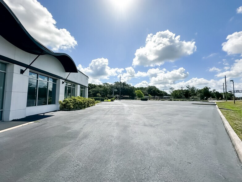 More Photos Of 425 S Lake Parker Ave, Lakeland Office For Lease