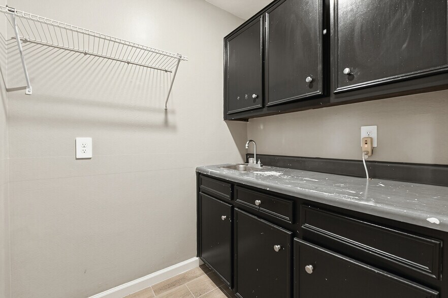 More Photos Of 107 Rice Ln, Huntsville Warehouse For Sale