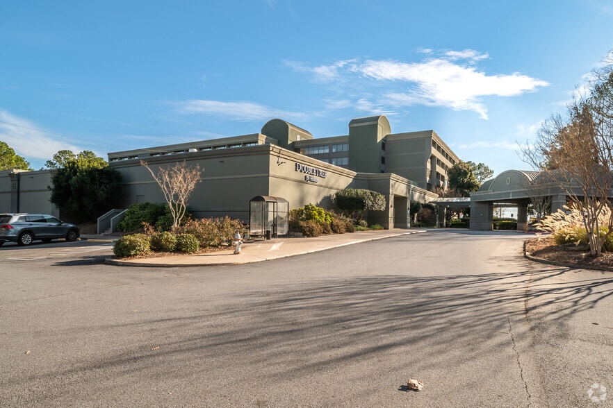 More Photos Of 2055 S Park Pl SE, Atlanta Hotel For Sale