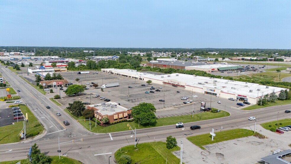 More Photos Of 1950 Pipestone Rd, Benton Harbor Unknown For Lease
