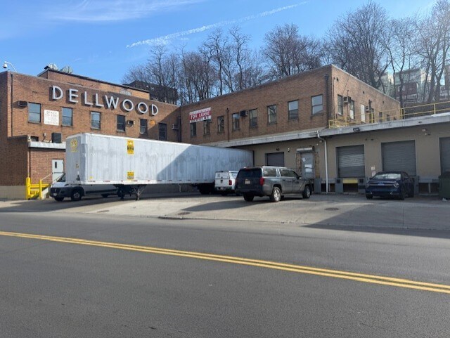 Primary Photo Of 140 Saw Mill River Rd, Yonkers Storefront For Lease