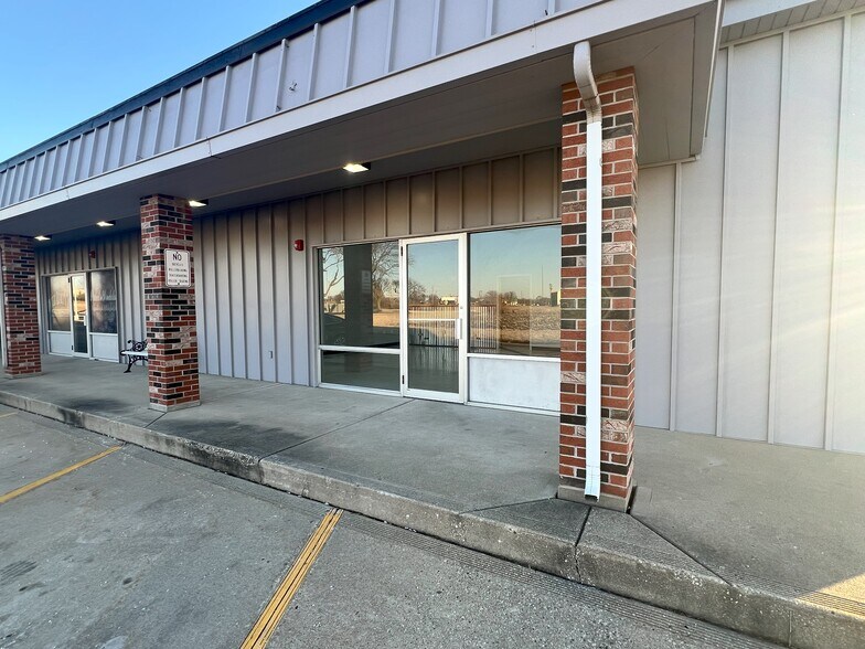 More Photos Of 122 Indian Springs Dr, Sandwich General Retail For Lease