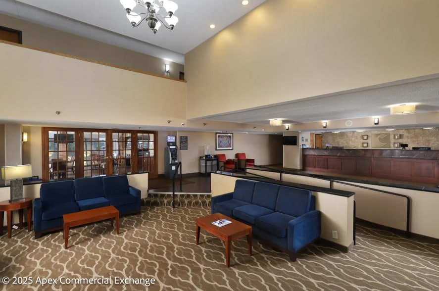 More Photos Of 525 N Canal Rd, Lansing Hotel For Sale