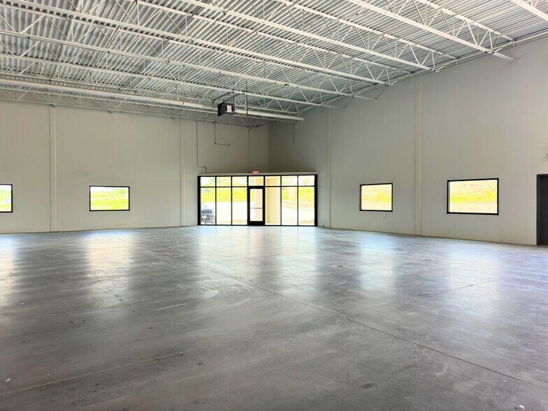 More Photos Of TBD Business Park Dr, Hudson Oaks Warehouse For Sale