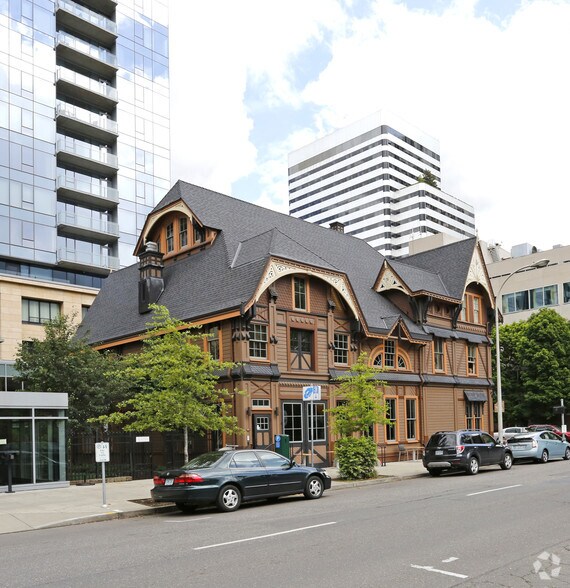 More Photos Of 1331 SW Broadway St, Portland Restaurant For Sale